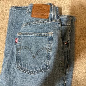 Levi’s Ribcage Straight Jeans